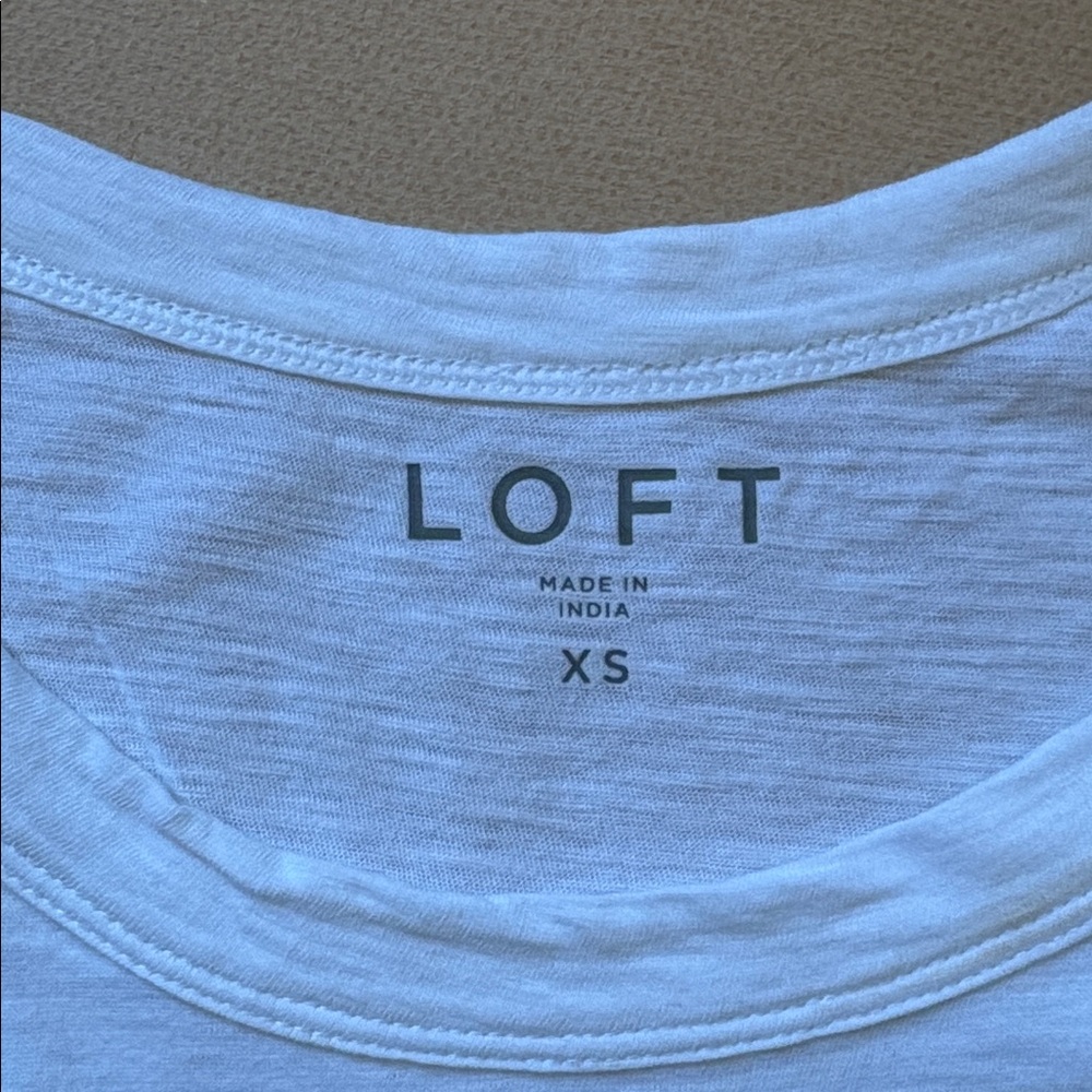 LOFT Graphic Tee - Picture 4 of 5